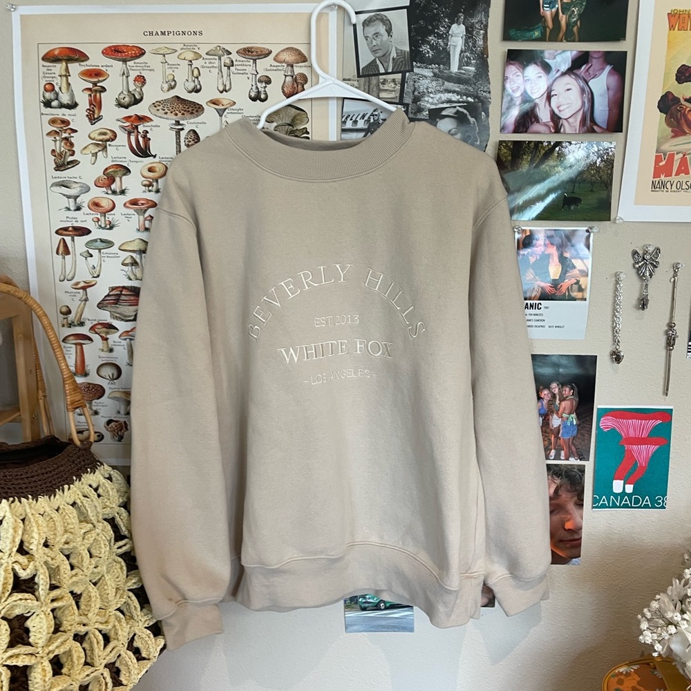 White fox sweatshirt